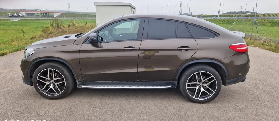 Mercedes-Benz GLE cena 185000 przebieg: 230000, rok produkcji 2018 z Buk małe 121